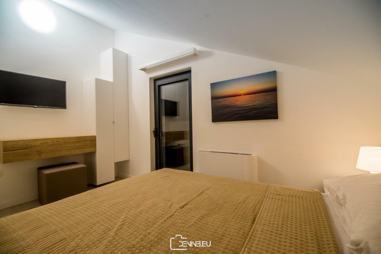 Villa Madomi Kustići Buitenkant foto