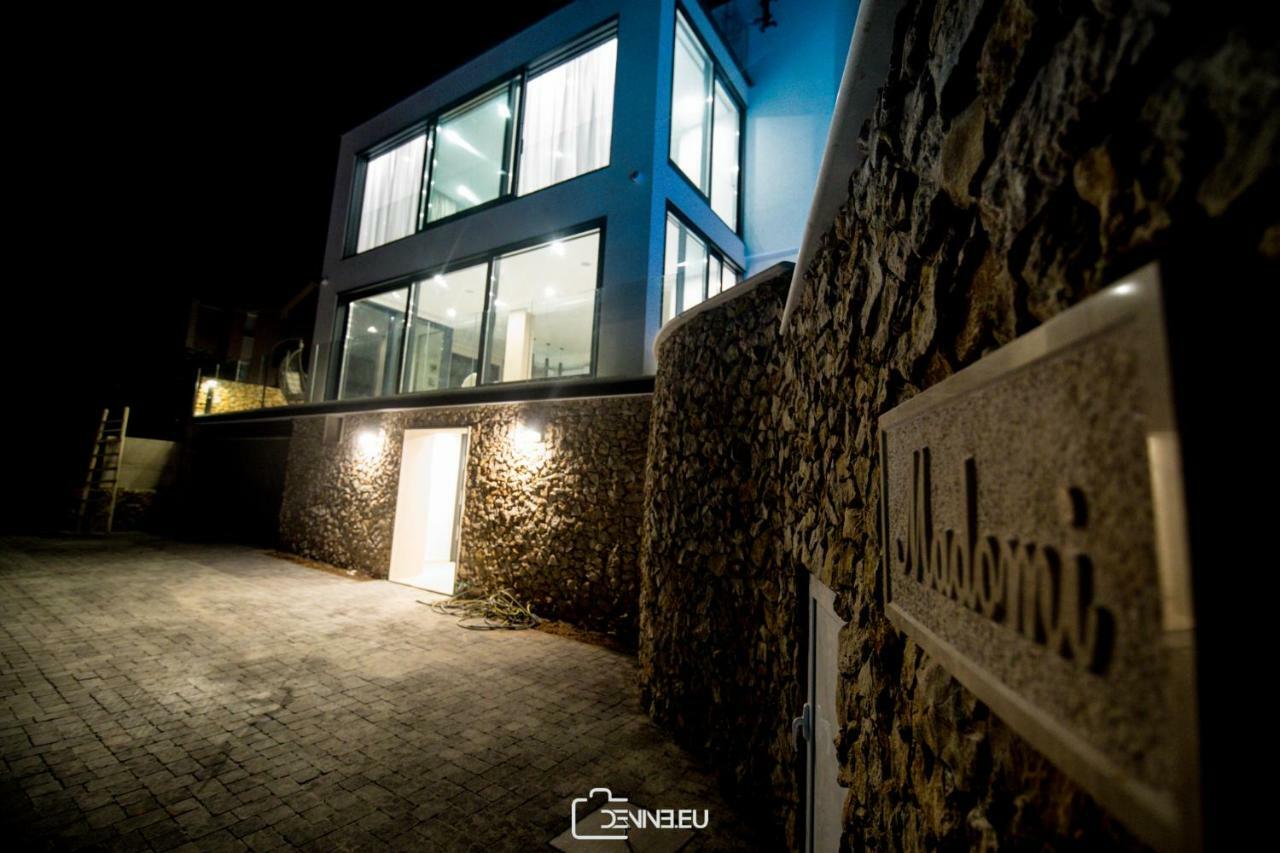 Villa Madomi Kustići Buitenkant foto