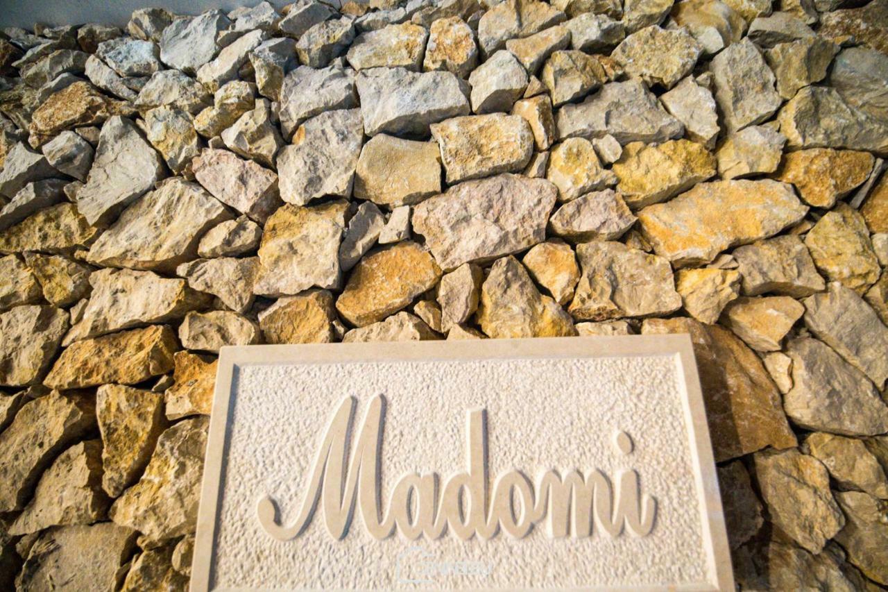 Villa Madomi Kustići Buitenkant foto